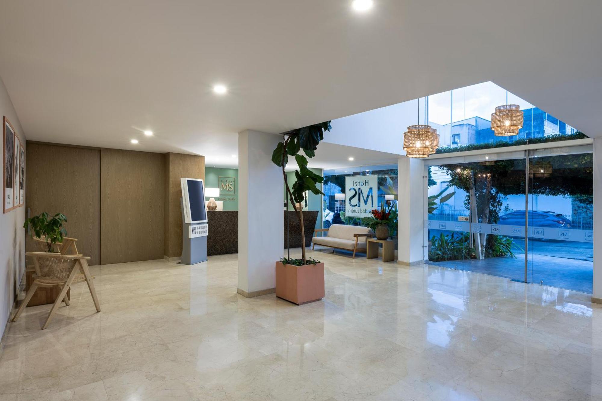 Hotel Ms Ciudad Jardin Cali Bagian luar foto