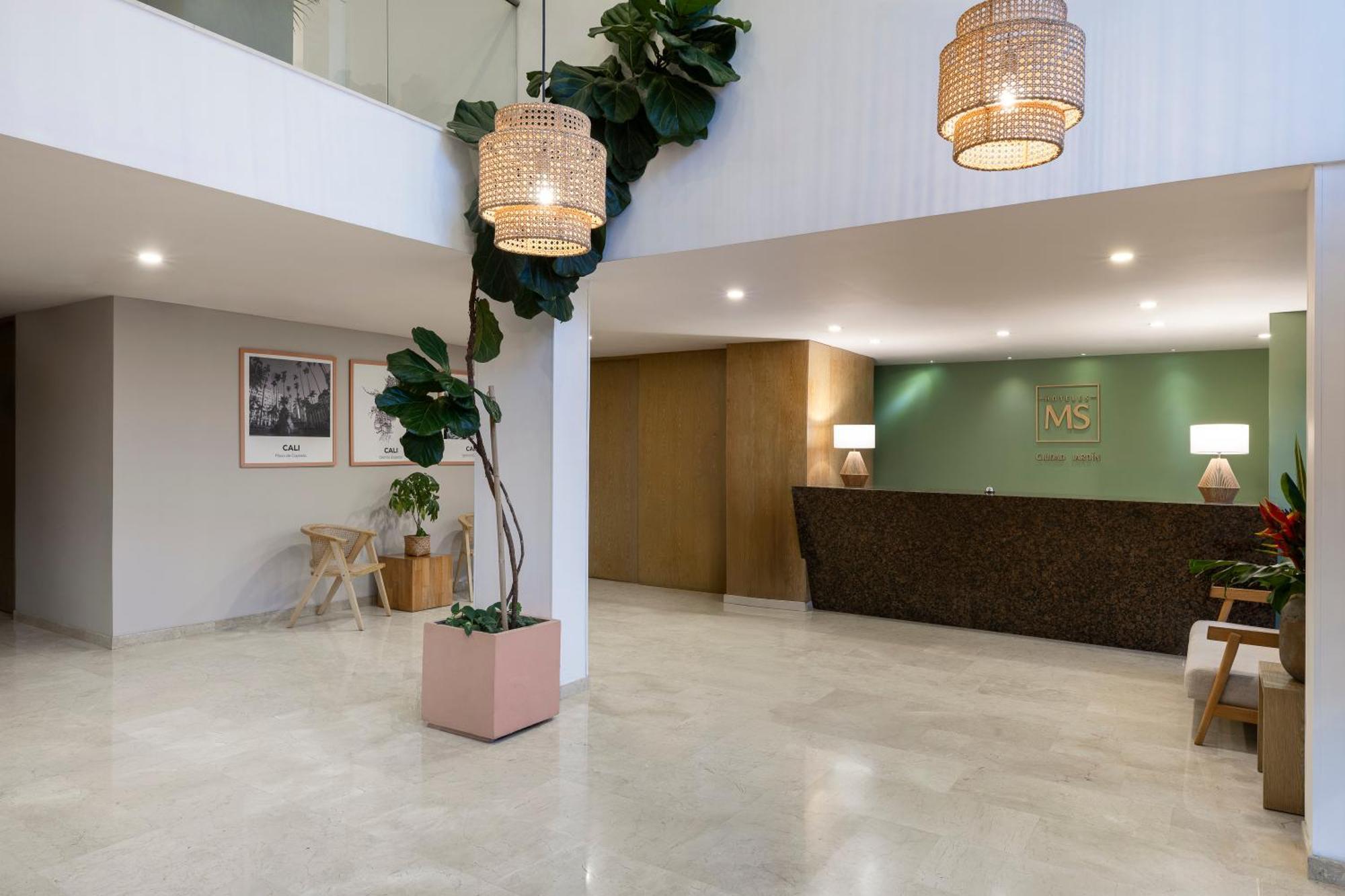 Hotel Ms Ciudad Jardin Cali Bagian luar foto
