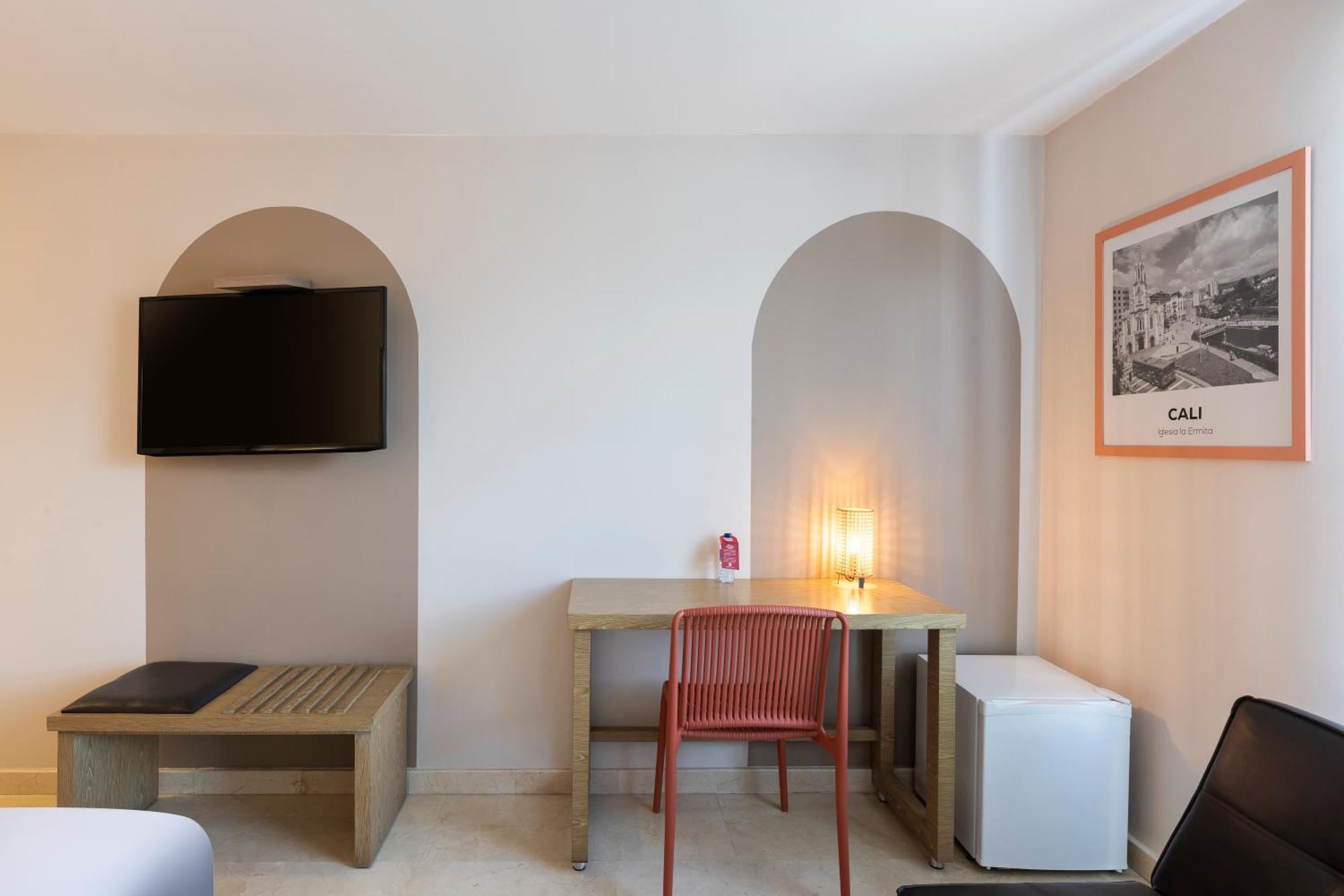 Hotel Ms Ciudad Jardin Cali Bagian luar foto