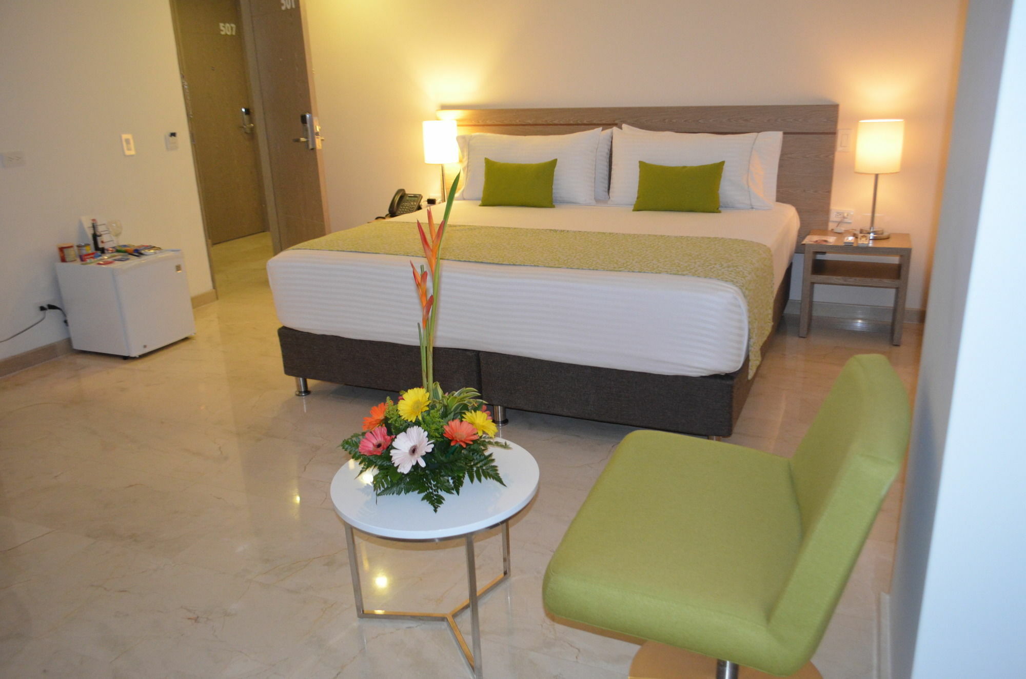 Hotel Ms Ciudad Jardin Cali Bagian luar foto